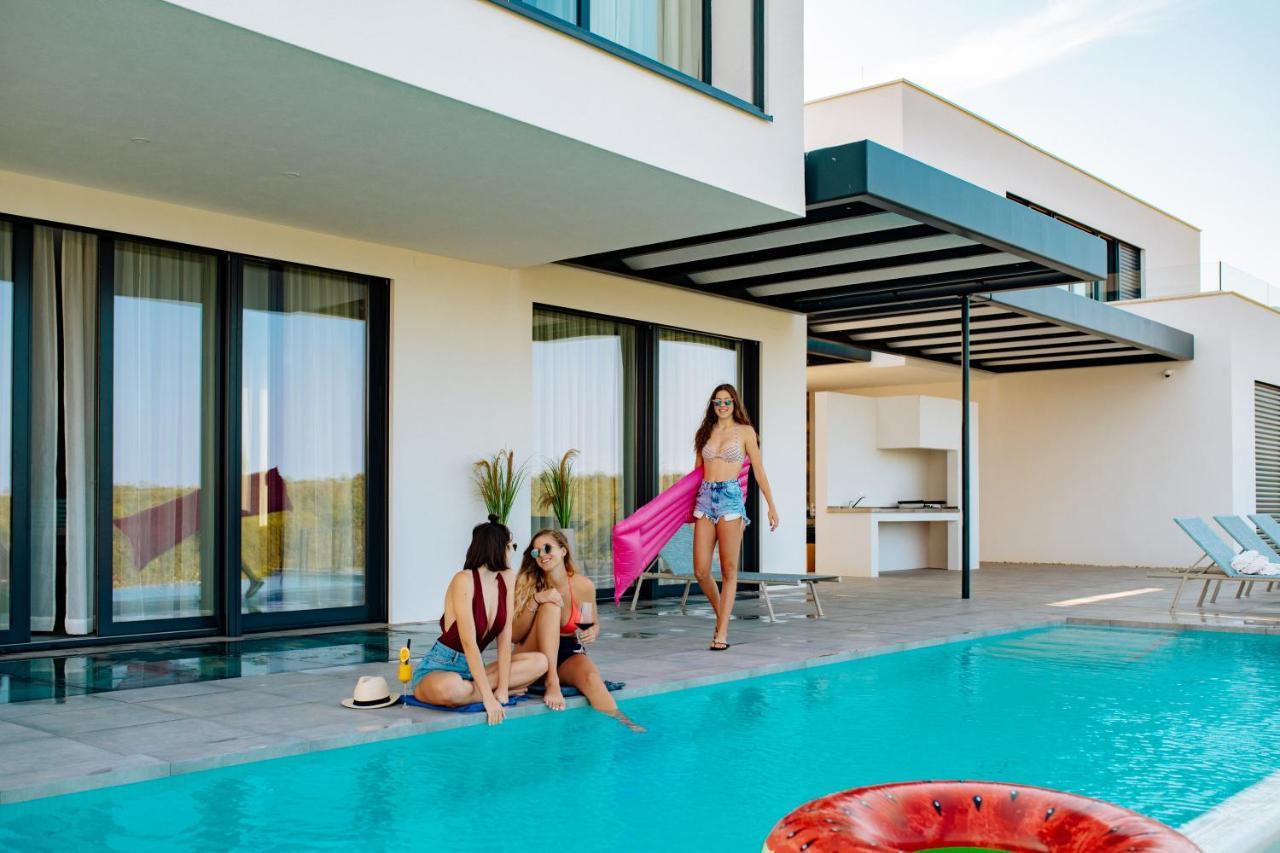 Design Villa Noble With Spa Bale Exteriör bild